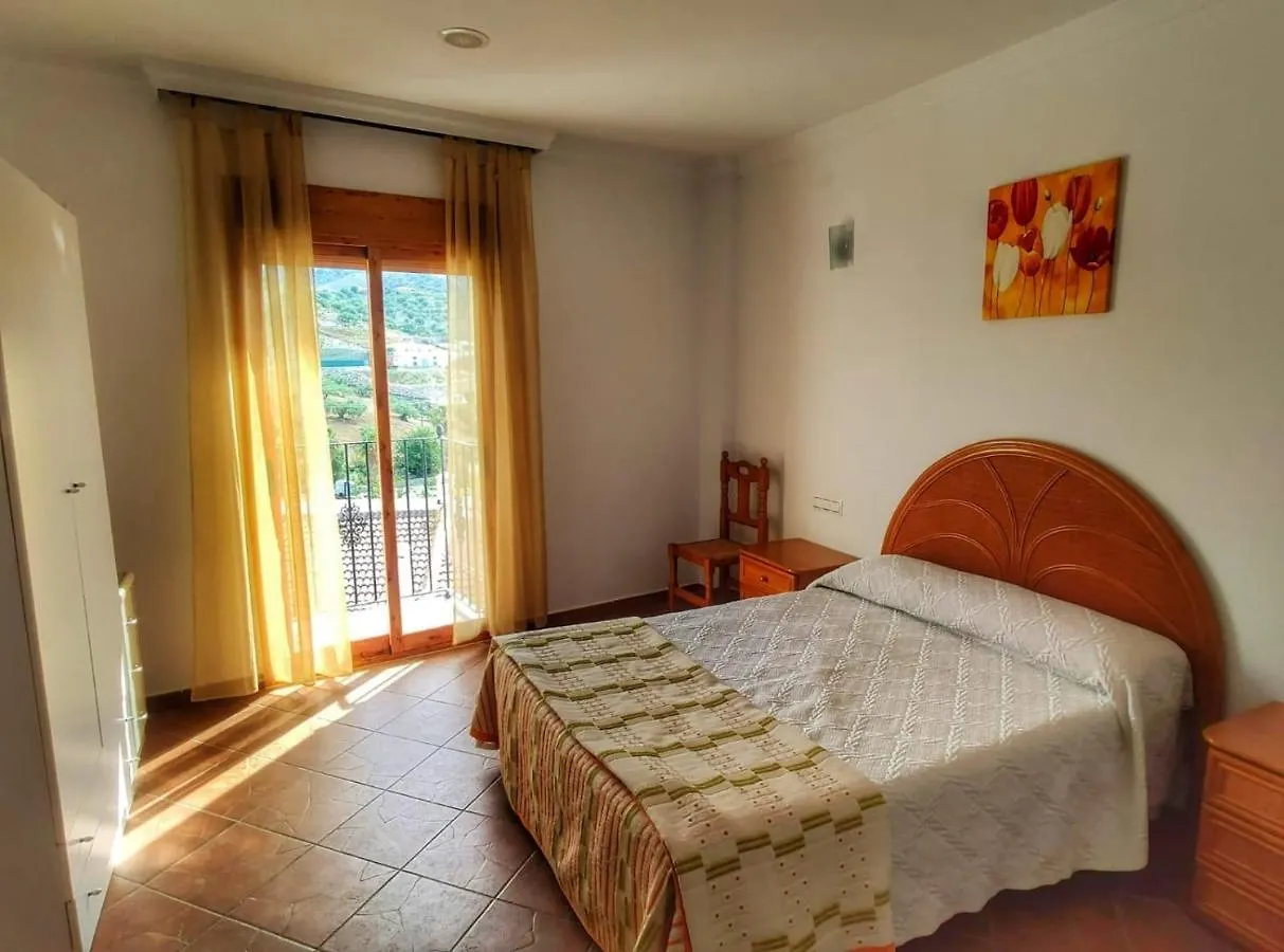 Casa Amplia Con Terraza En La Vinuela Villa Holiday home